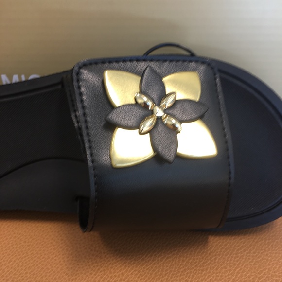 🖤Michael Kors Gold 🌺 Flip Flops 🖤 - Picture 7 of 11